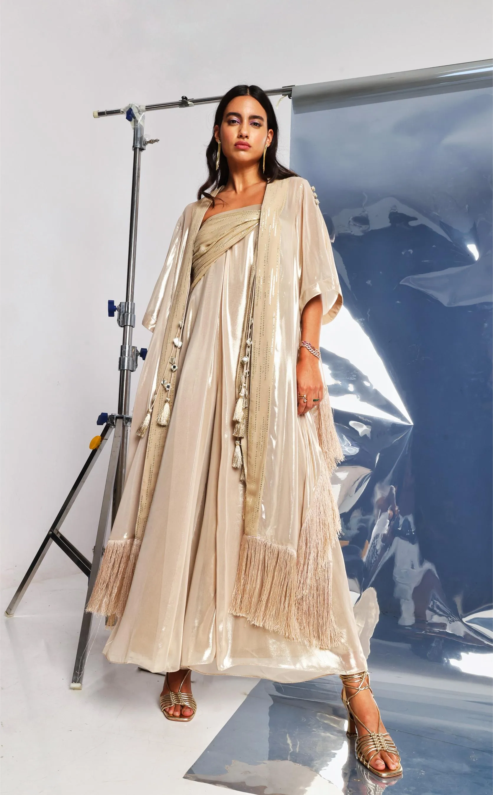 GOLD FRINGE DUSTER